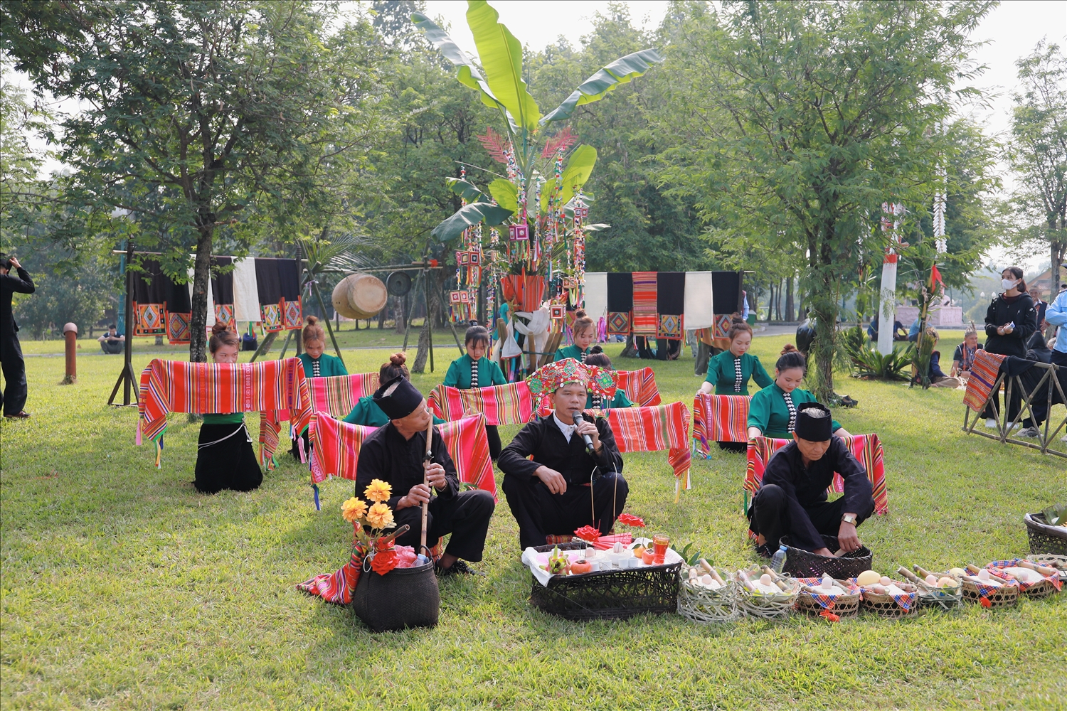 Tỉnh Lai Châu mang đến “Lễ Then Kin Pang” của dân tộc Thái đen.
