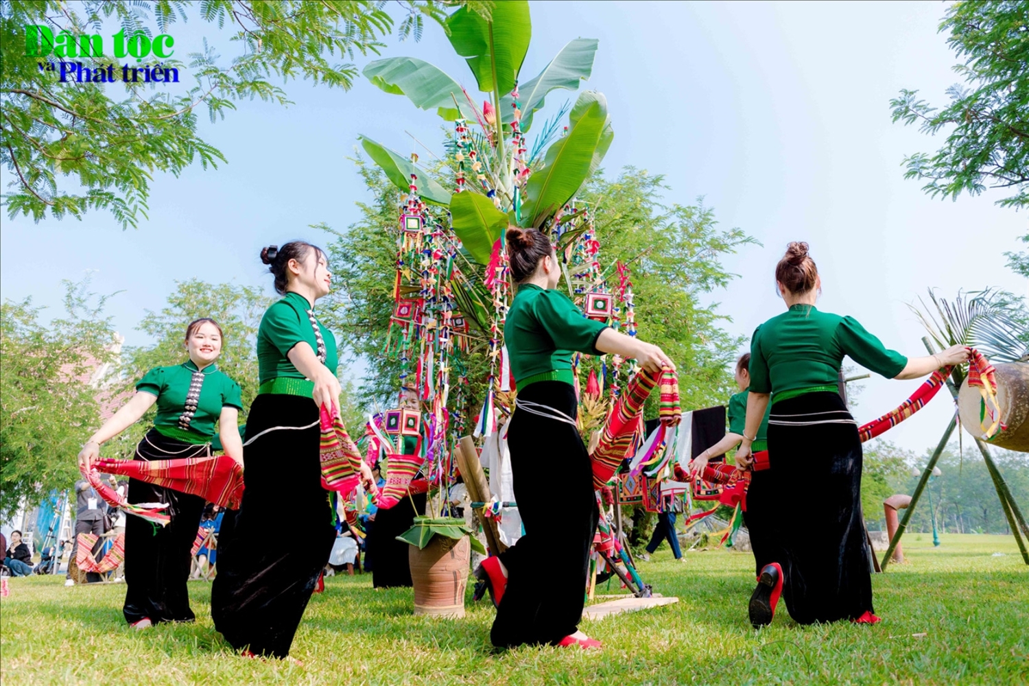 (Bài Thời sự) Lễ hội Kin Pang, nét đẹp văn hóa của dân tộc Thái đen Lai Châu 10