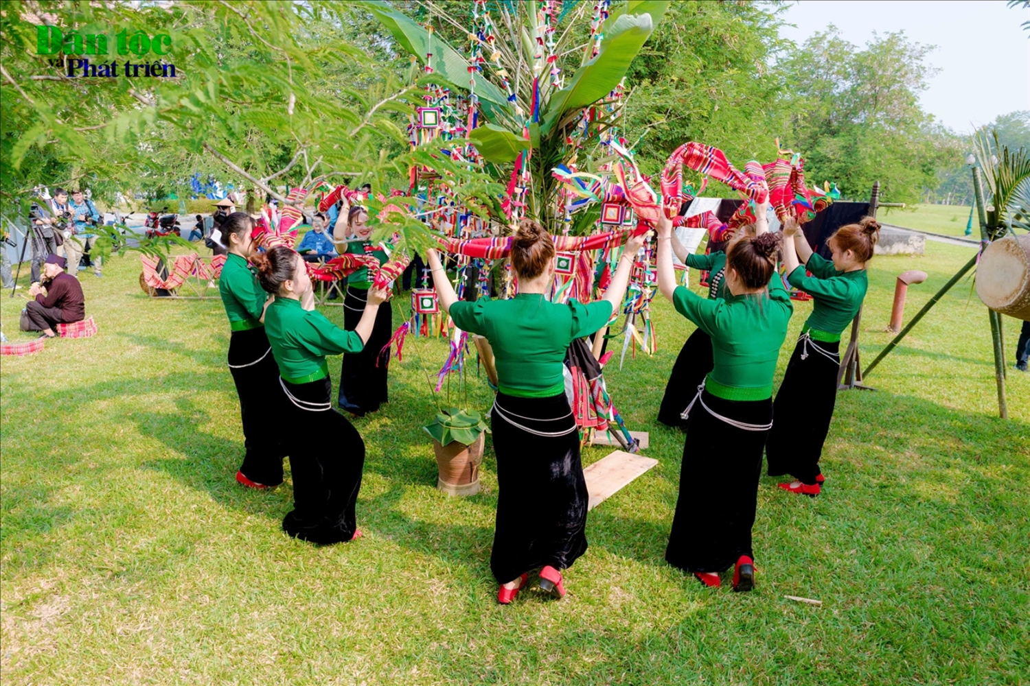 (Bài Thời sự) Lễ hội Kin Pang, nét đẹp văn hóa của dân tộc Thái đen Lai Châu 6