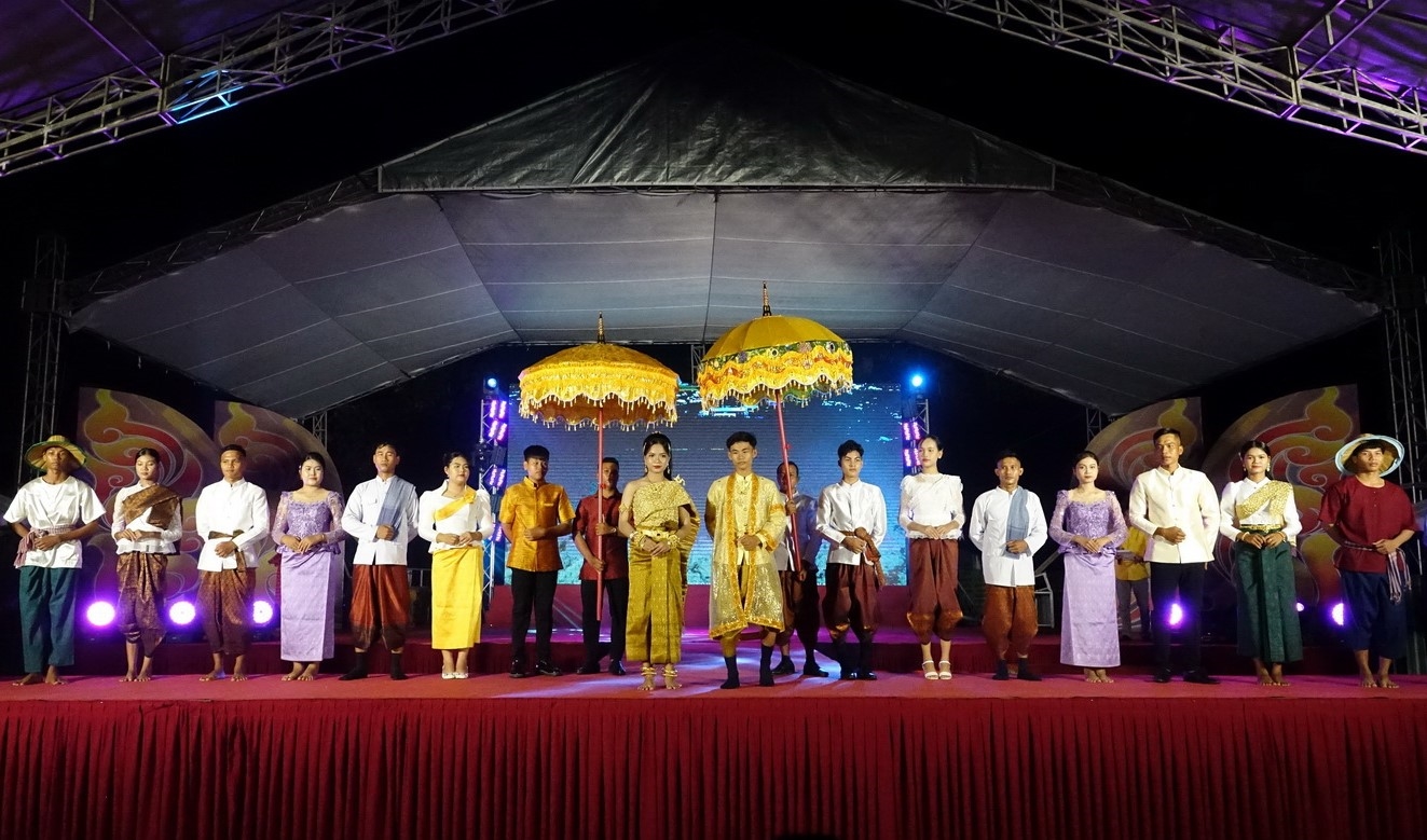 Trình diễn trang phục truyền thống Khmer trong khuôn khổ Tuần lễ Văn hóa, Du lịch
