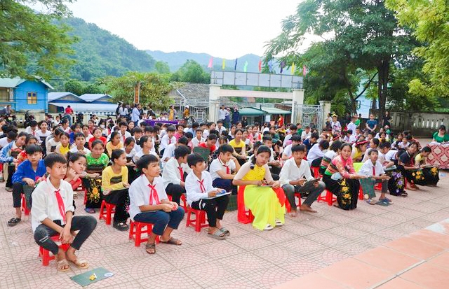 Hội thi “Rung chuông vàng” tuyên truyền Giảm thiểu tảo hôn và hôn nhân cận huyết thống trong vùng đồng bào dân tộc thiểu số được tổ chức tại trường THCS Trung Sơn huyện Quan Hoá, tỉnh Thanh Hóa 