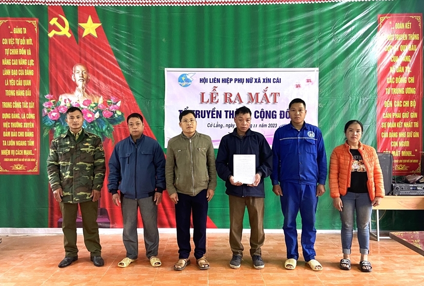 Hội LHPN xã Xín Cái, huyện Mèo Vạc ra mắt Tổ tuyên truyền cộng đồng tại thôn Cờ Lẳng