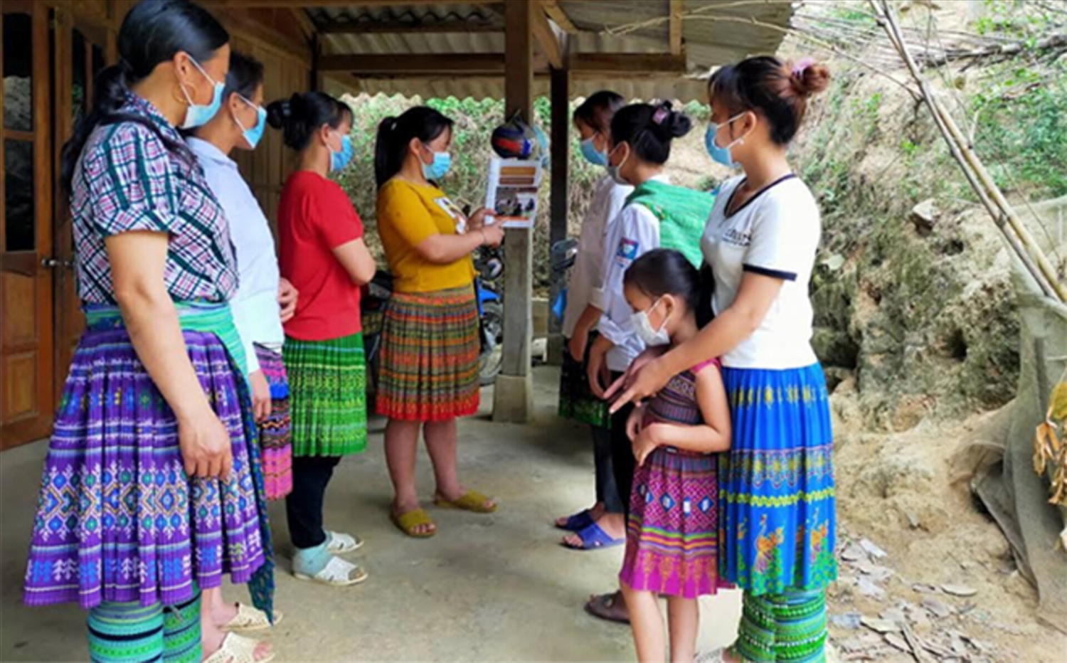 Tuyên truyền chăm sóc sức khỏe bà mẹ và trẻ em cho đồng bào DTTS trên địa bàn tỉnh Yên Bái