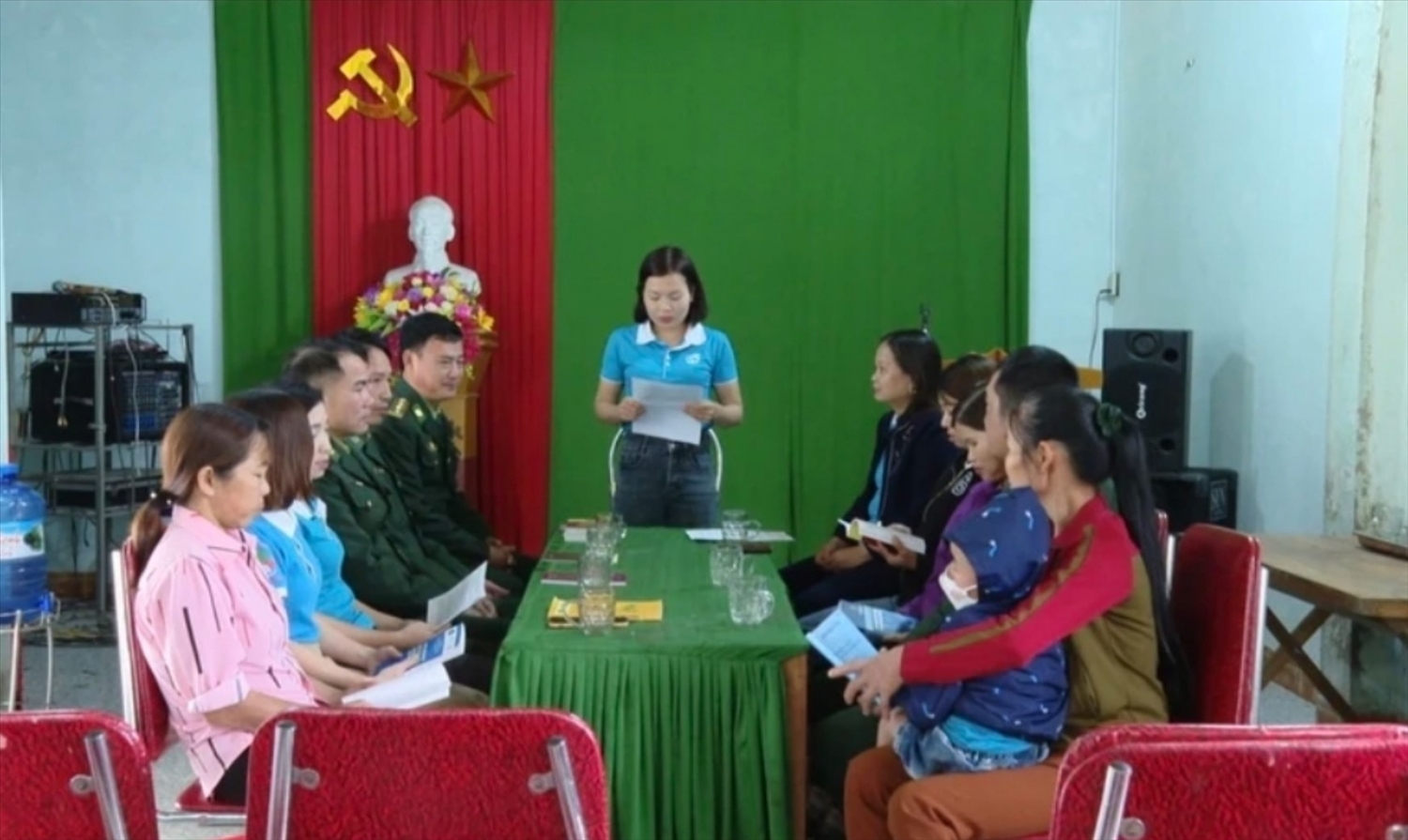 Môột buổi tuyên truyền phụ nữ với pháp luật ở xã biên giới Thanh Thủy huyện Thanh Chương