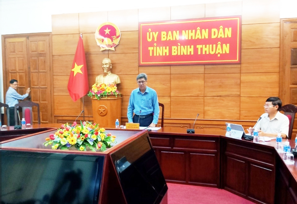 Phó Chủ tịch UBND tỉnh Nguyễn Minh - Chủ trì buổi làm việc
