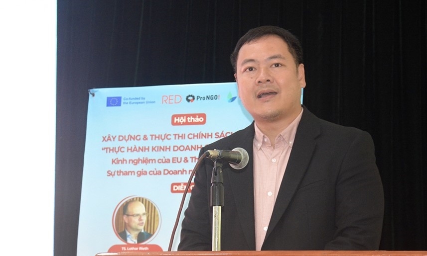 Ông Trần Nhật Minh, Viện trưởng Viện Nghiên cứu Truyền thông phát triển phát biểu khai mạc hội thảo