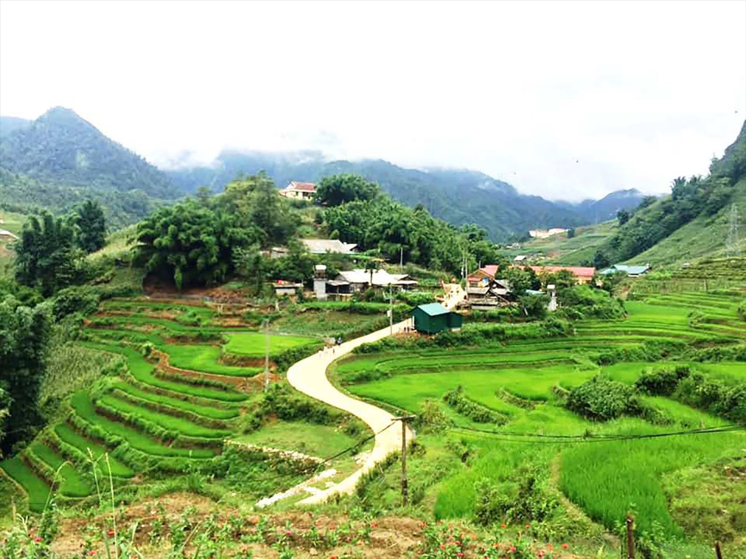 Cơ sở hạ tầng ở thôn Lô Lô Chải, xã Lũng Cú, huyện Đồng Văn (tỉnh Hà Giang) được đầu tư đồng bộ.