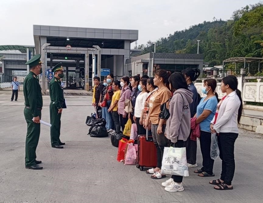 Ngày 26/10/2023, BĐBP tiếp nhận 21 công dân Việt Nam do Đại đội Quản lý biên giới Tịnh Tây (tỉnh Quảng Tây, Trung Quốc) trao trả qua cửa khẩu Trà Lĩnh
