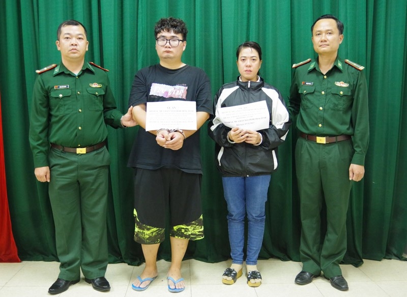 Hai đối tượng Lài và Mập bị tạm giữ trong chuyên án. Ảnh: BĐBP tỉnh Cao Bằng.
