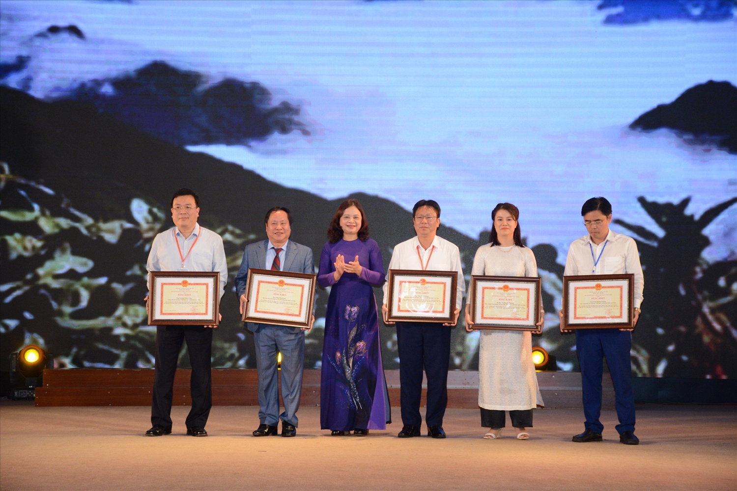 Có 5 cá nhân được tặng thưởng Bằng khen của Bộ trưởng Bộ Văn hóa, Thể thao và Du lịch vì có thành tích xuất sắc trong tổ chức Ngày hội. 