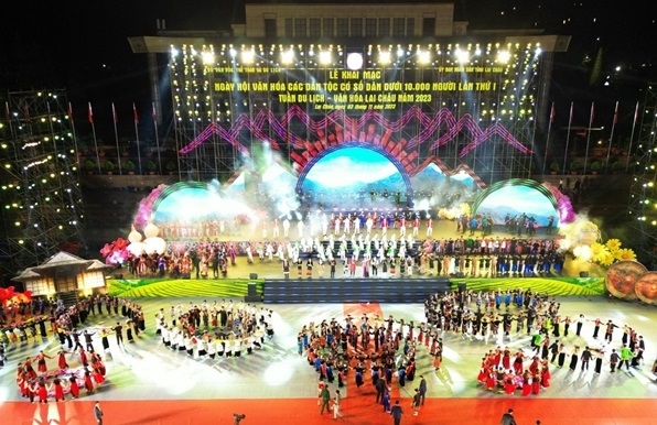  Ngày hội Văn hóa các dân tộc có số dân dưới 10.000 lần thứ I khai mạc tối ngày 3/11/2023 tại Quảng trường Nhân dân tỉnh Lai Châu.