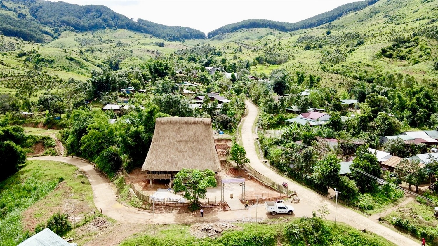 Nhờ phát huy tinh thần đoàn kết mà diện mạo các thôn, làng đồng bào DTTS ở tỉnh Kon Tum đang từng ngày đổi mới