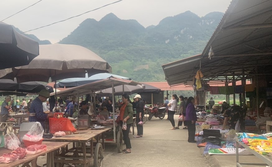 Chợ nông thôn vùng đồng bào dân tộc thiểu số và miền núi ở Bắc Kạn