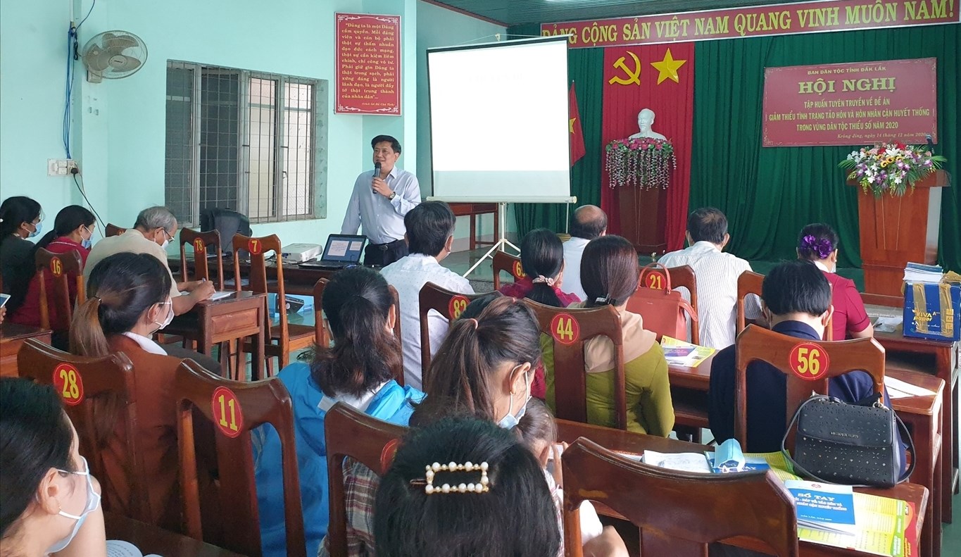 Ban Dân tộc Đắk Lắk tổ chức các buổi tập huấn phòng ngừa tảo hôn, hôn nhân cận huyết thống.