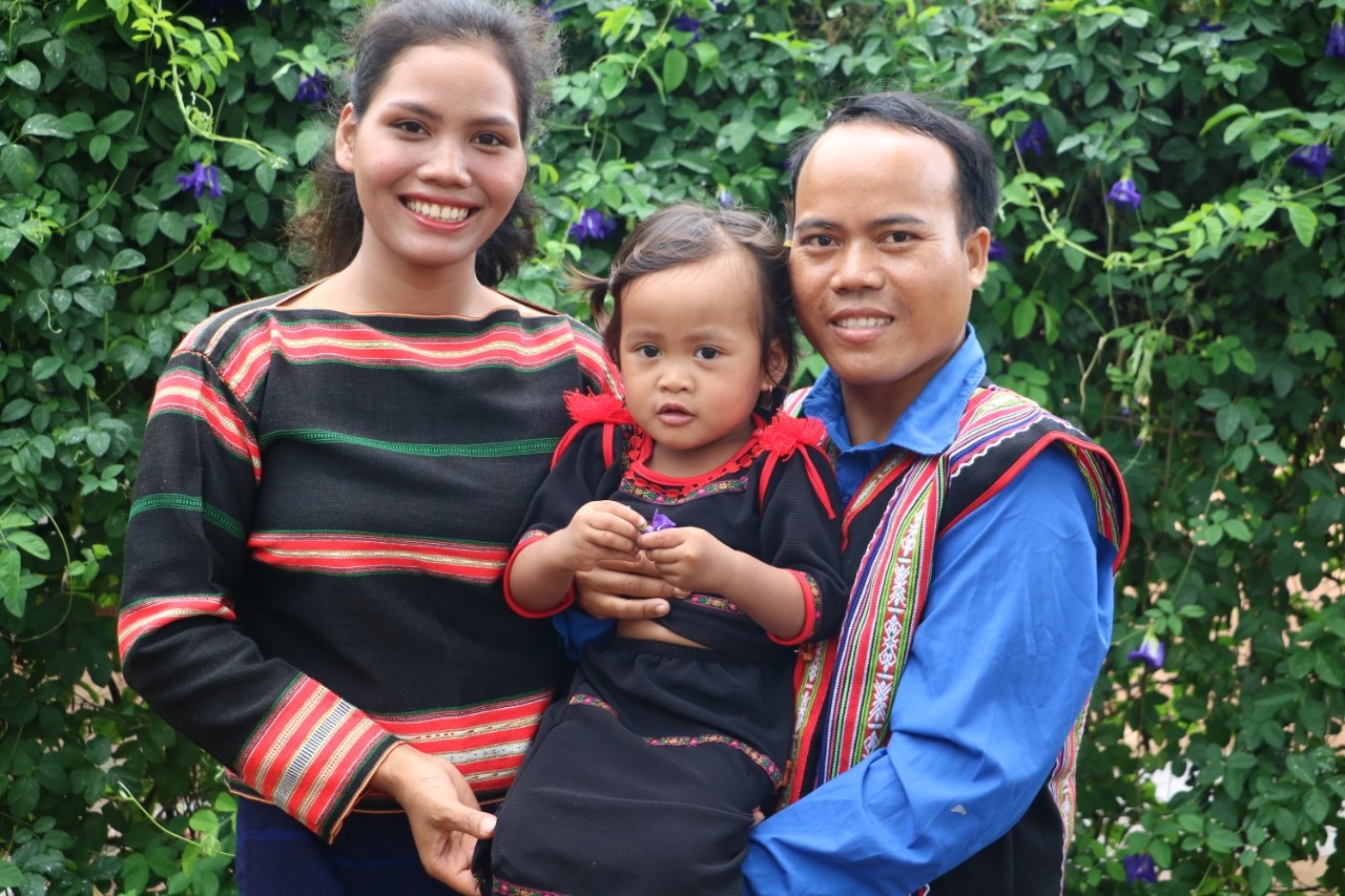 Gia đình chị Siu Hoảch, dân tộc Jrai (Gia Lai) là một trong 15 gia đình trẻ tiêu biểu năm 2023
