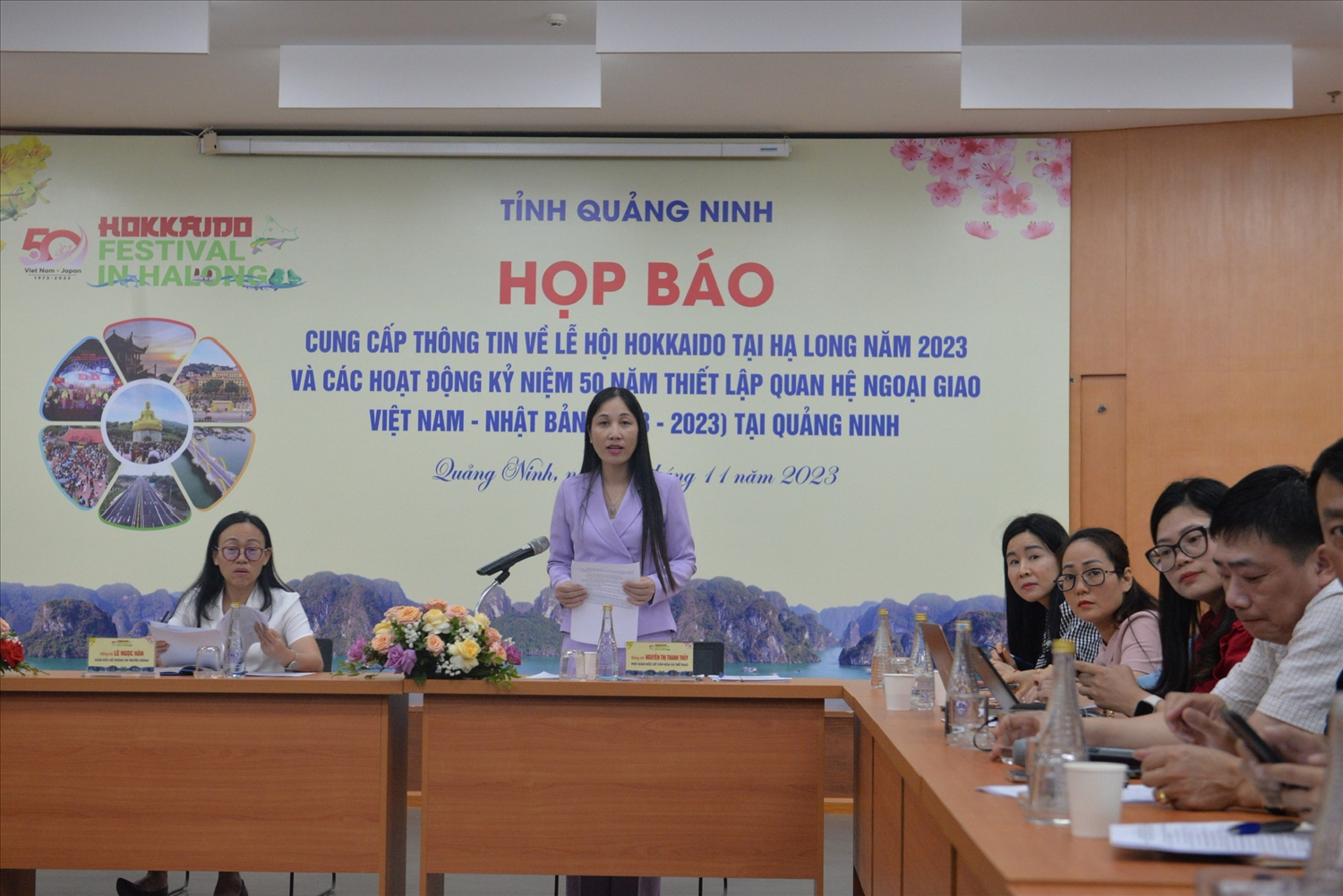 Phó Giám đốc Sở Văn hoá Thể thao Quảng Ninh Nguyễn Thị Thanh Thuỷ thông tin tại họp báo