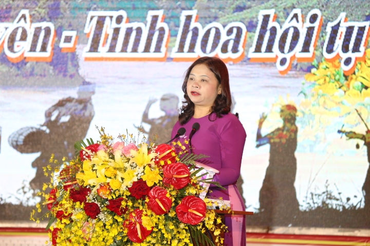 Bà Nguyễn Thị Hải Nhung – Vụ trưởng Vụ Văn hóa dân tộc, Phó Trưởng Ban Tổ chức Ngày hội phát biểu bế mạc 