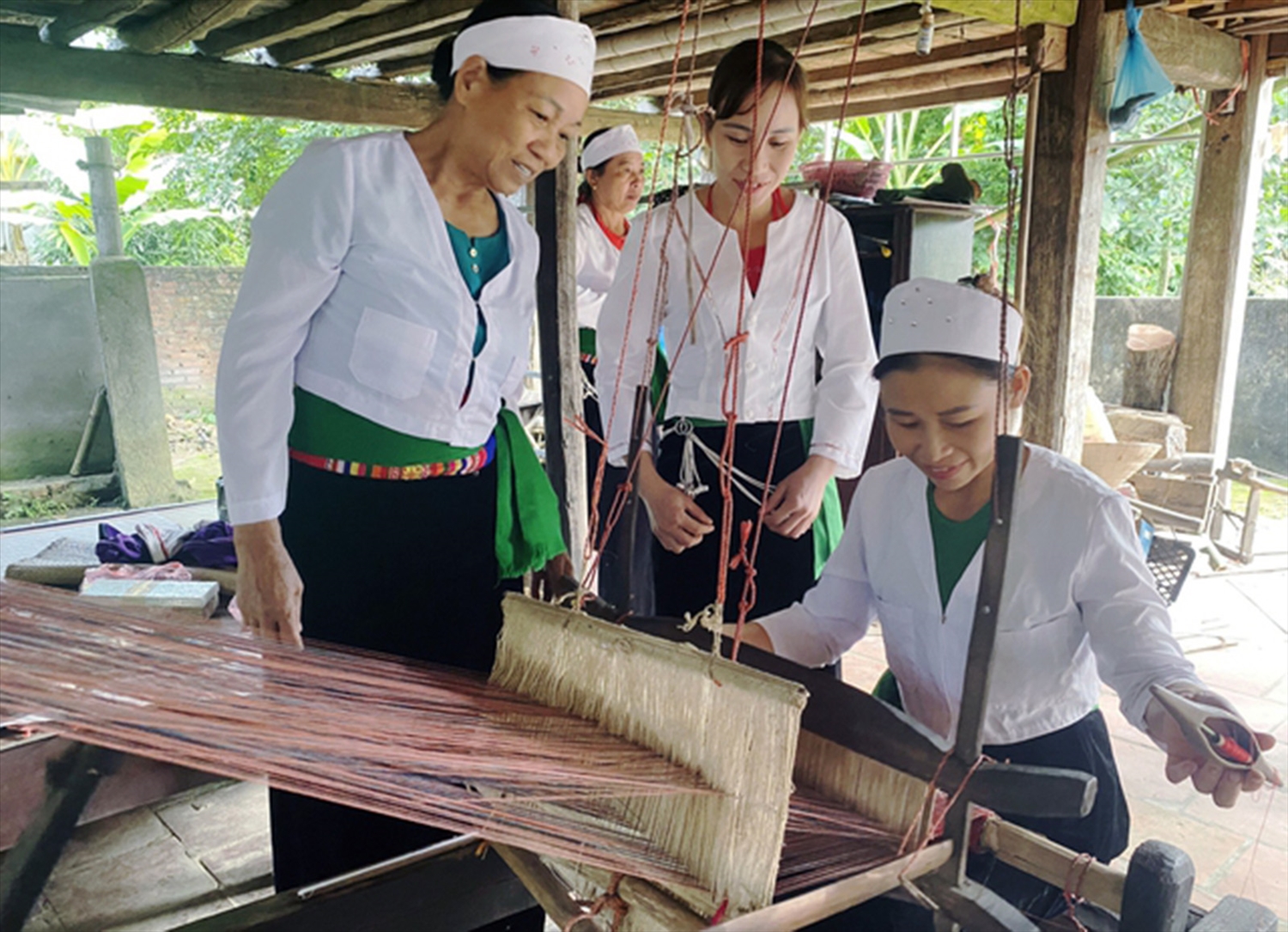 Nhờ sự vào cuộc kịp thời mà nghề dệt thổ cẩm tại Tân Sơn đã được khôi phục