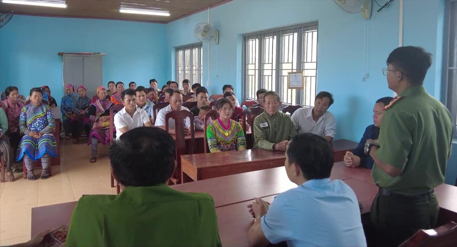 Công an huyện Đắk Glong phối hợp với cơ quan chức năng, chính quyền địa phương tuyên truyền người dân cảnh giác với tà đạo