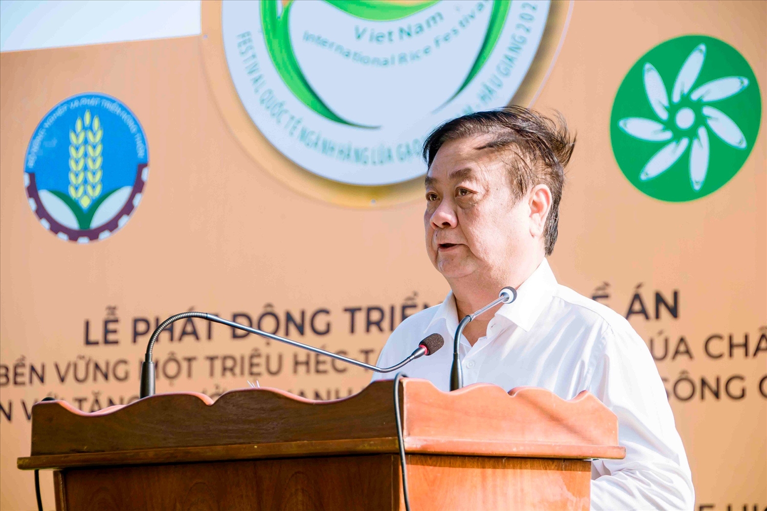 Bộ trưởng Bộ Nông nghiệp và Phát triển nông thôn Lê Minh Hoan phát biểu phát động đề án.