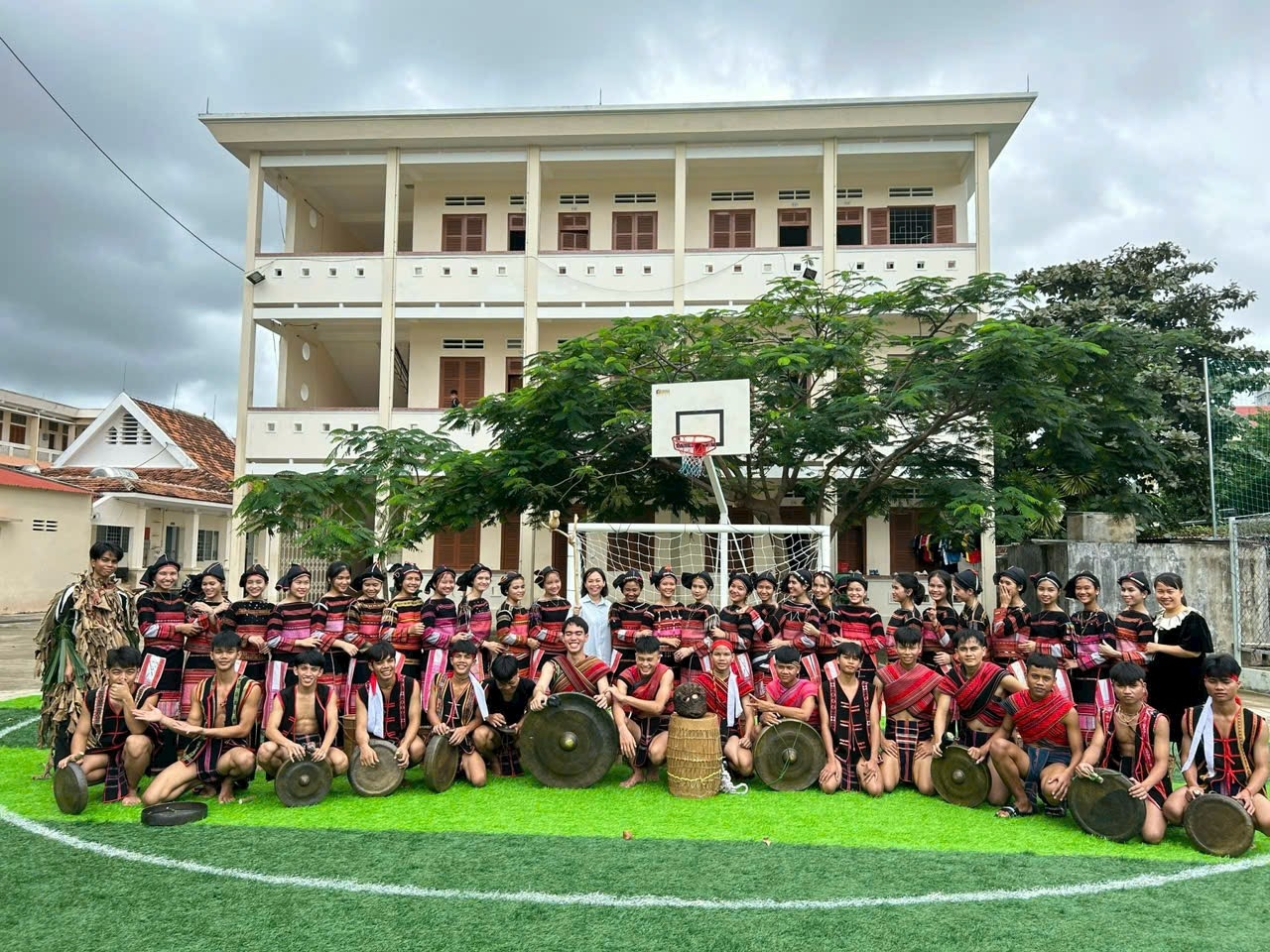 Đội cồng chiêng Trường Phổ thông dân tộc nội trú - THPT Bình Định tích cực tập luyện cho lần đầu tiên tham gia Liên hoan