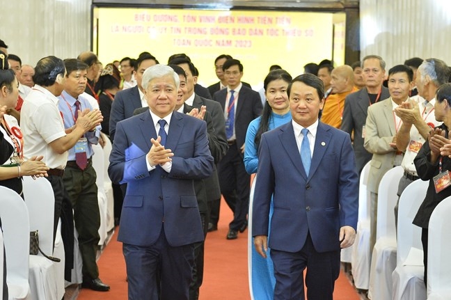 Chủ tịch Ủy ban Trung ương Mặt trận Tổ quốc Việt Nam Đỗ Văn Chiến tham dự Hội nghị biểu dương 