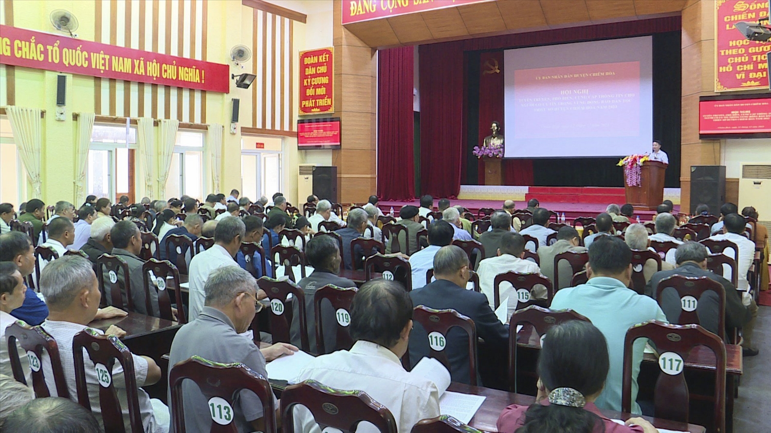 Phó Chủ tịch Vũ Đình Tân phát biểu tại hội nghị