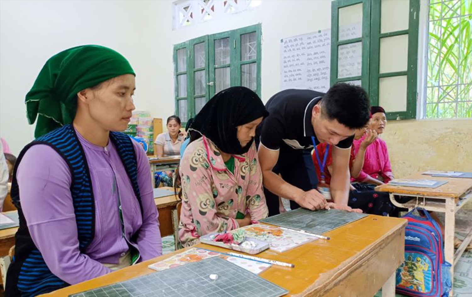  Lớp học xoá mù chữ cho đồng bào DTTS tại xã Lũng Chinh, huyện Mèo Vạc