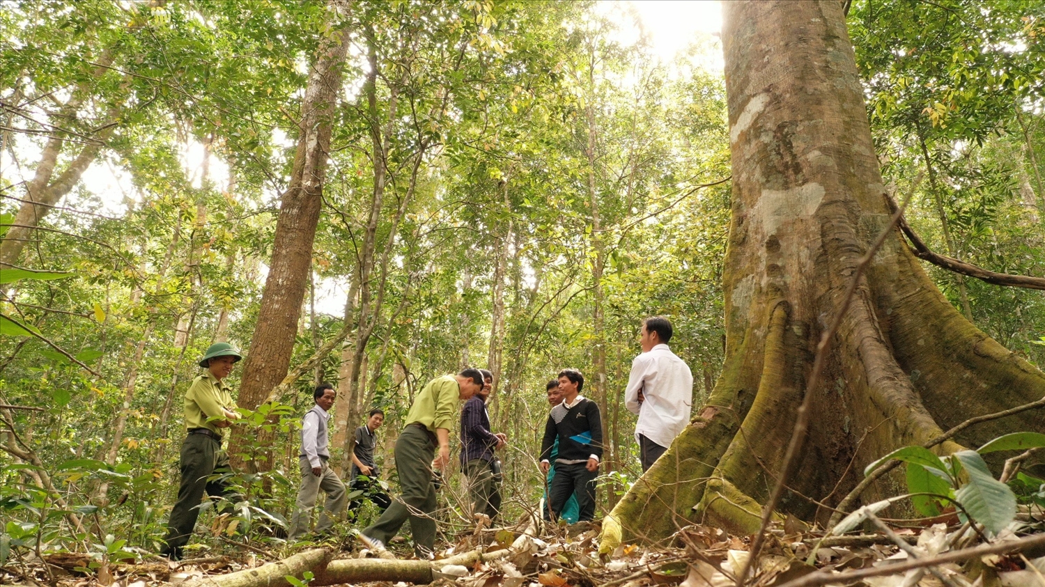 Lực lượng chức năng tuần tra, bảo vệ rừng của Vườn Quốc gia Kon Ka Kinh