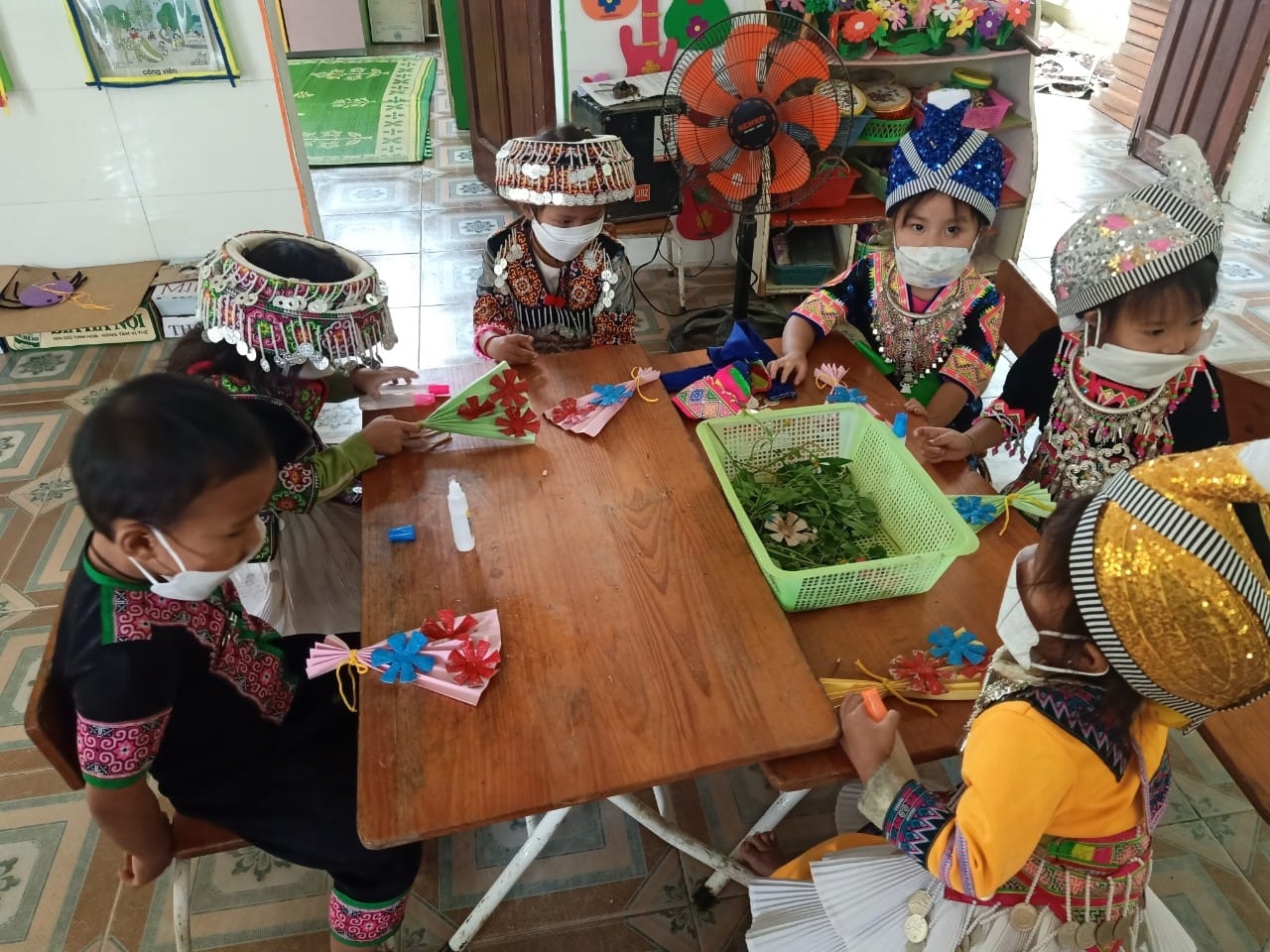 Công tác chăm sóc trẻ em DTTS được triển khai từ các chính sách đầu tư, hỗ trợ phát triển giáo dục. (Trong ảnh: Học sinh Trường Mầm non Xá Lượng, huyện Tương Dương, tỉnh Nghệ An)