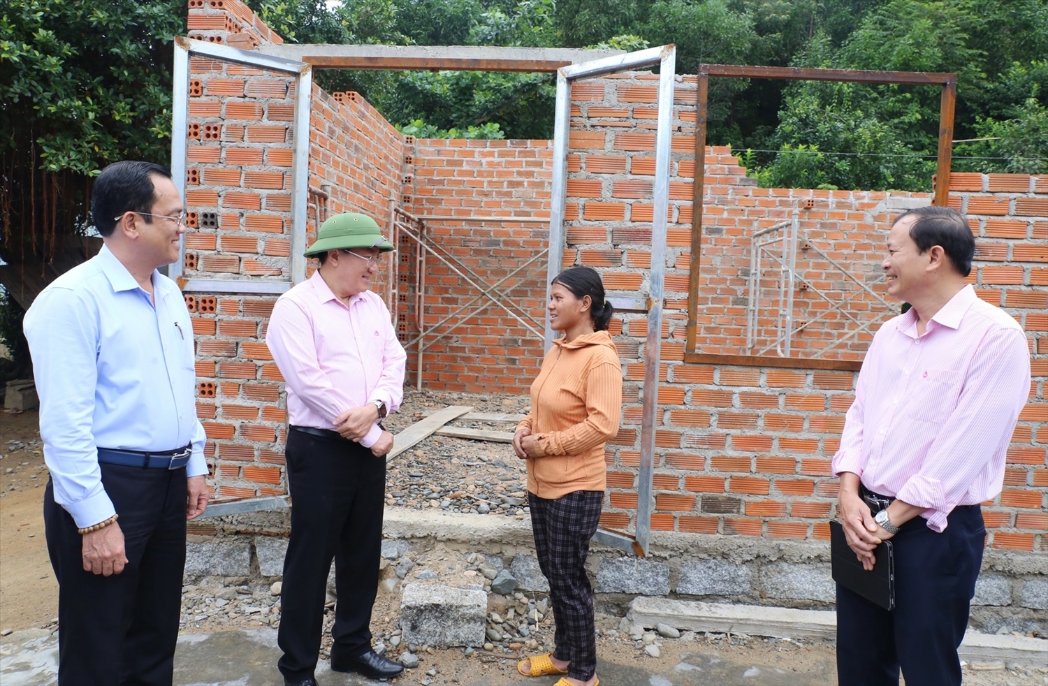 Nguồn vốn tính dụng chính sách giúp cho người nghèo tỉnh Khánh Hoà xây dựng nhà ở ổn định