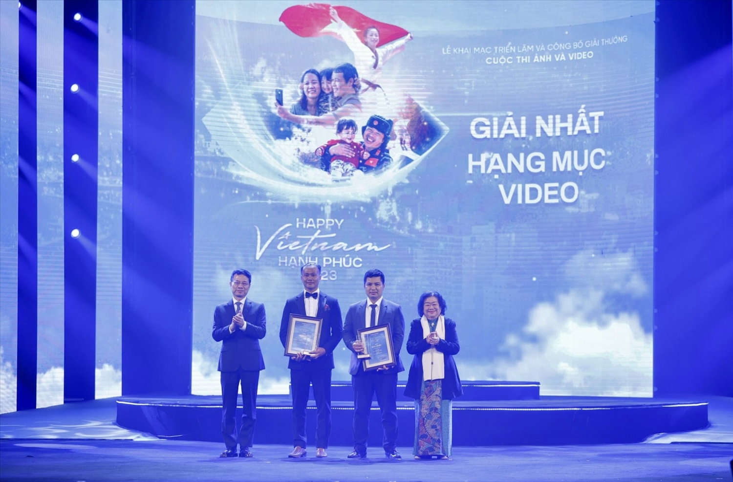 (Tin) Trao giải cho 28 tác phẩm xuất sắc tham dự Cuộc thi ảnh và video “Việt Nam hạnh phúc - Happy Vietnam” năm 2023 2
