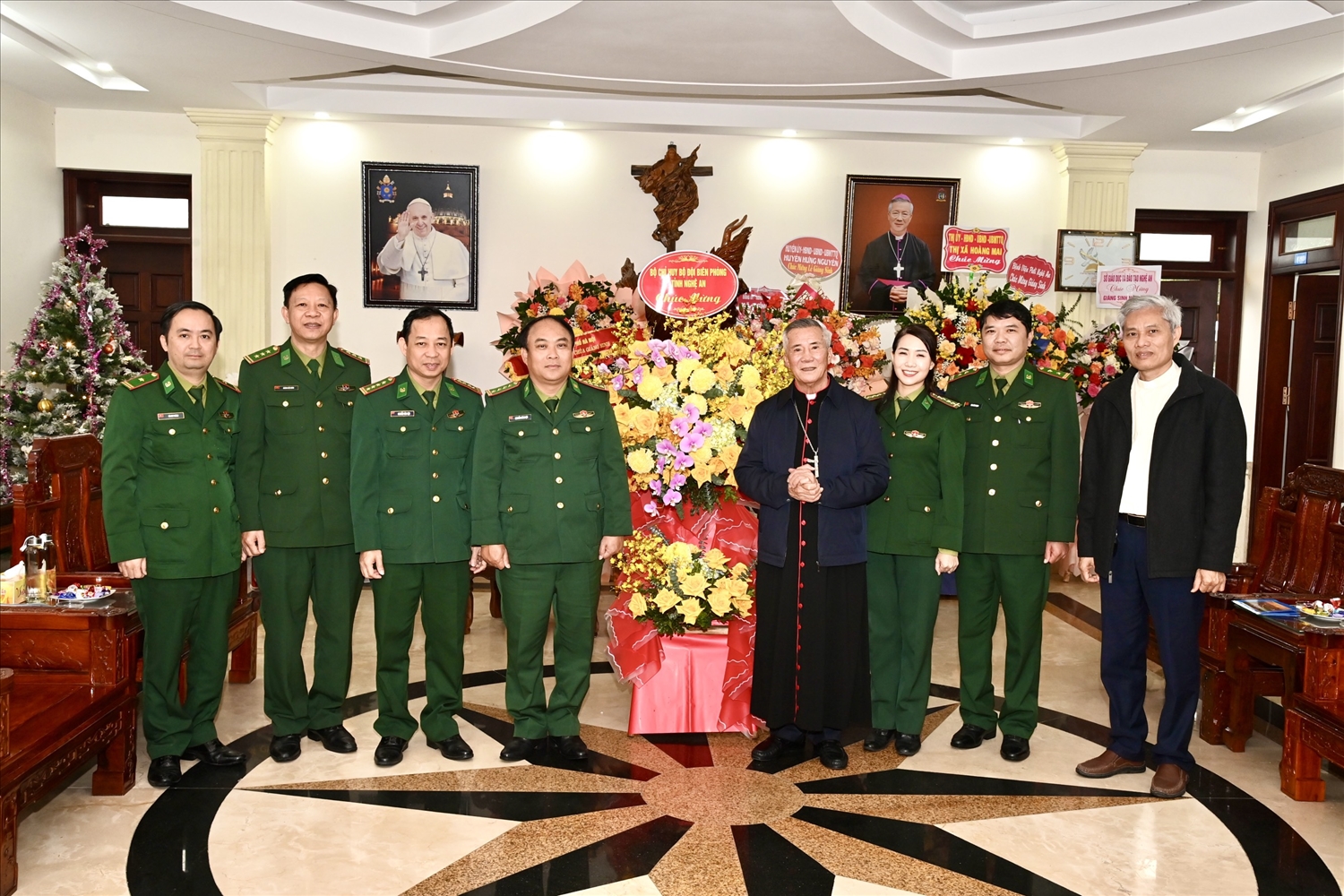 (BCĐ - Tin - Thông tin đối ngoại) Bộ Chỉ huy BĐBP Nghệ An chúc mừng Giáng sinh 2023