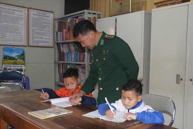 (BCĐ - Thông tin đối ngoại) Những "chuyến đò" chắp cánh ước mơ cho các em nhỏ Việt Kiều Campuchia