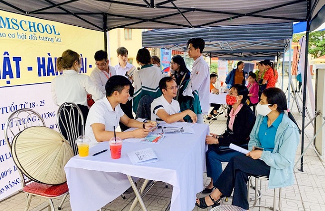 Huyện Định Hóa đặc biệt quan tâm tổ chức Ngày hội việc làm, qua đó hỗ trợ người lao động kết nối thông tin thị trường lao động