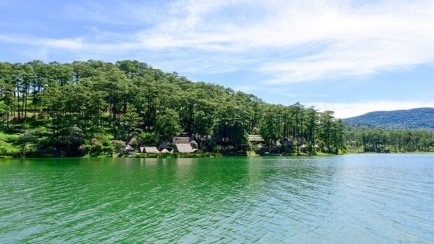 (BCĐ - Thông tin đối ngoại) Hồ Tuyền Lâm (Lâm Đồng) được UNESCO vinh danh khu du lịch tiêu biểu châu Á - Thái Bình Dương. 2