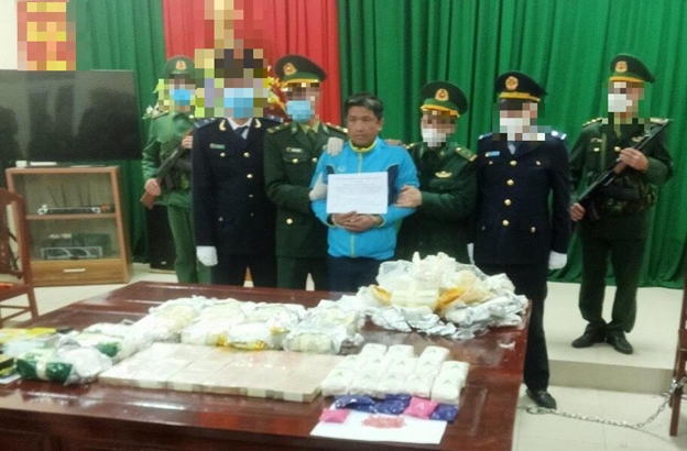 (BCĐ - Tin - Thông tin đối ngoại) Bộ đội Biên phòng Thanh Hóa: Bắt giữ đối tượng người nước ngoà vận chuyển trái phép chất ma túy qua biên giới vào Việt Nam