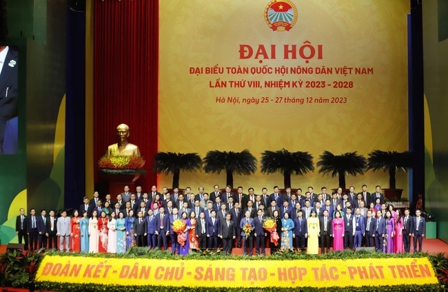 TIN Đồng chí Y Vinh Tơr, Thứ trưởng, Phó Chủ nhiệm UBDT trúng cử Ban Chấp hành Trung ương Hội Nông dân Việt Nam khoá VIII
