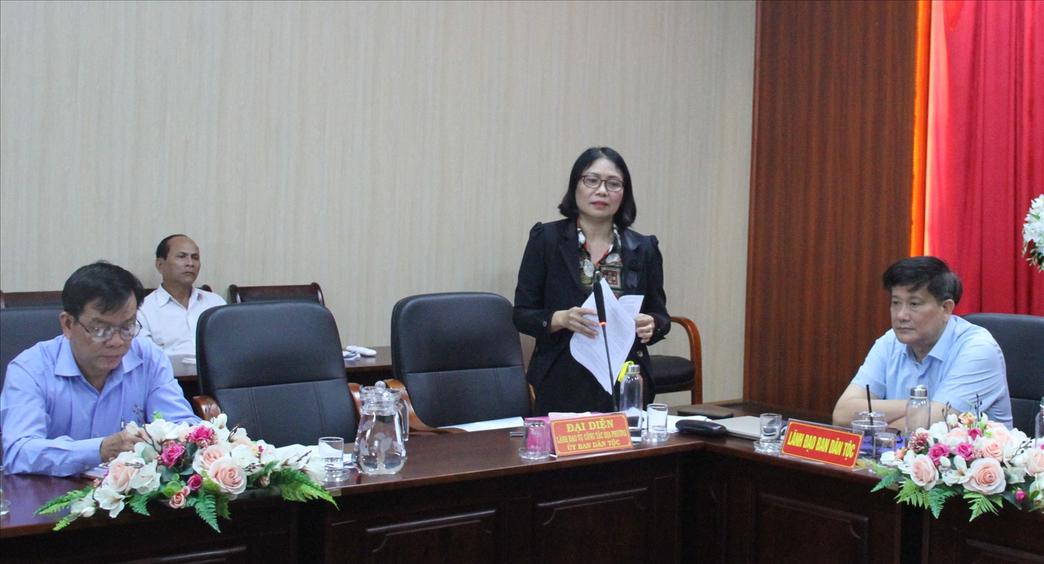 Phó Vụ trưởng Vụ Công tác dân tộc Địa phương Phạm Thị Phước An phát biểu tại hội nghị