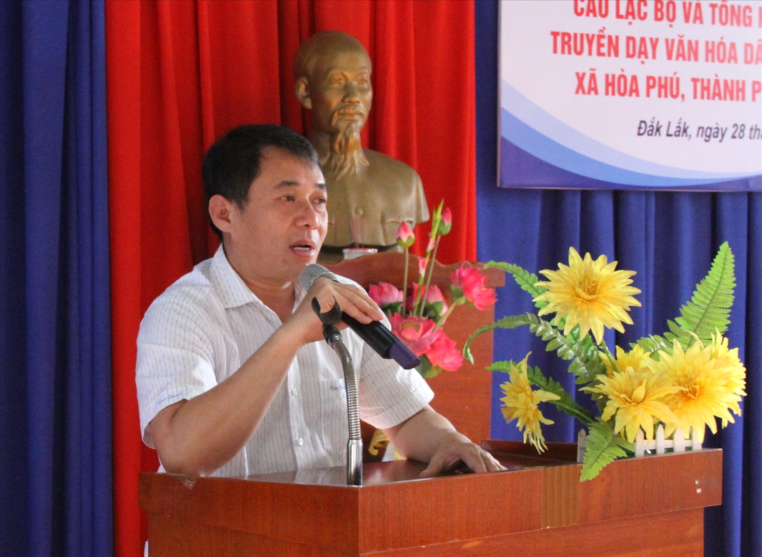 Phó giám đốc Sở Văn hóa, Thể thao và Du lịch tỉnh Đắk Lắk Lại Đức Đại phát biểu tại lễ ra mắt