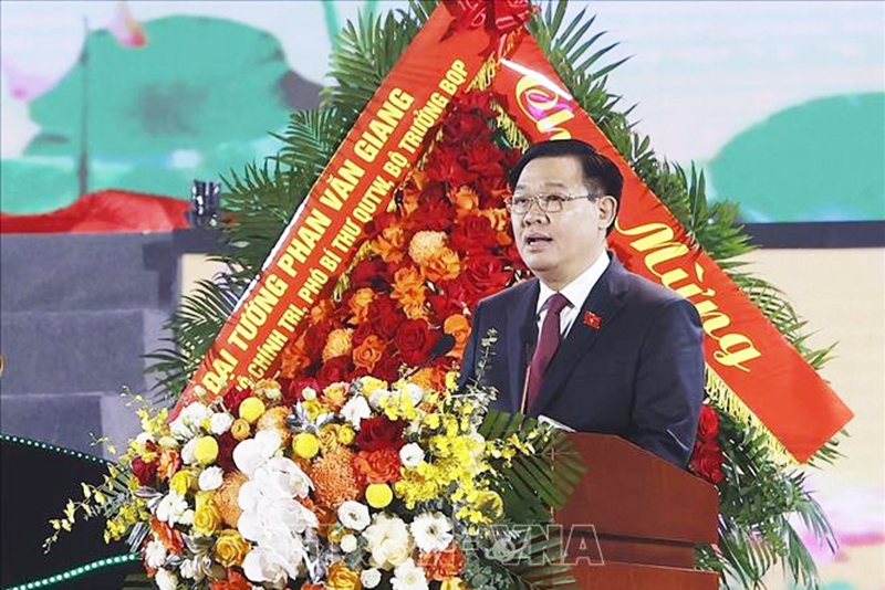 Chủ tịch Quốc hội Vương Đình Huệ phát biểu tại Lễ kỷ niệm 60 năm ngày Bác Hồ thăm tỉnh Thái Nguyên - Ảnh: TTXVN