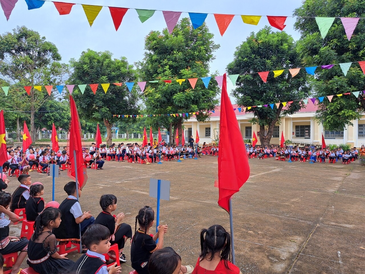 Năm học 2023 - 2024, tỉnh Kon Tum có 166.474 học sinh, trong đó, có hơn 96 nghìn học sinh DTTS. (Trong ảnh: Trường Tiểu học Cao Bá Quát, xã Vinh Quang, thành phố Kon Tum, ảnh: Ngọc Chí)