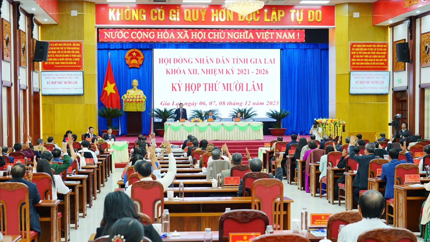 Quang cảnh kỳ họp thứ 15 HĐND tỉnh Gia Lai khóa XII 