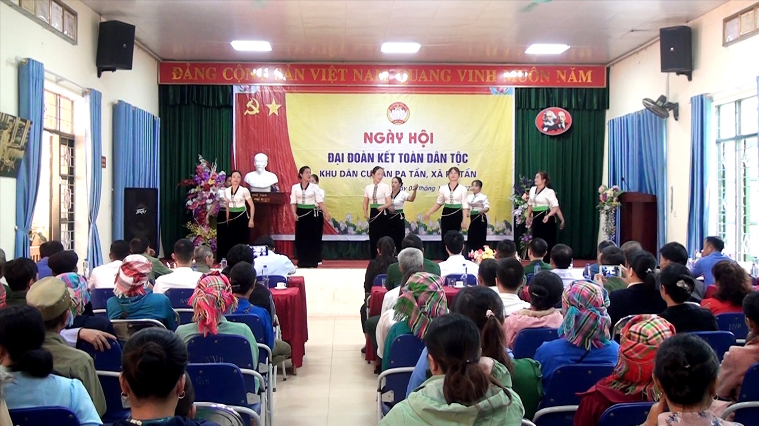 Ngày hội “Đại Đoàn Kết” tại xã Pa Tần, huyện Nậm Pồ, tỉnh Điện Biên (12/2023).