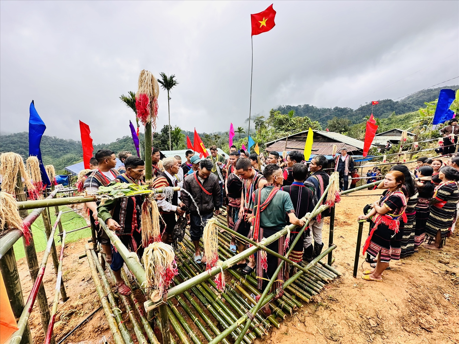 Lễ cúng máng nước là một trong những lễ hội đặc sắc và quan trọng của người Ca Dong ở Nam Trà My
