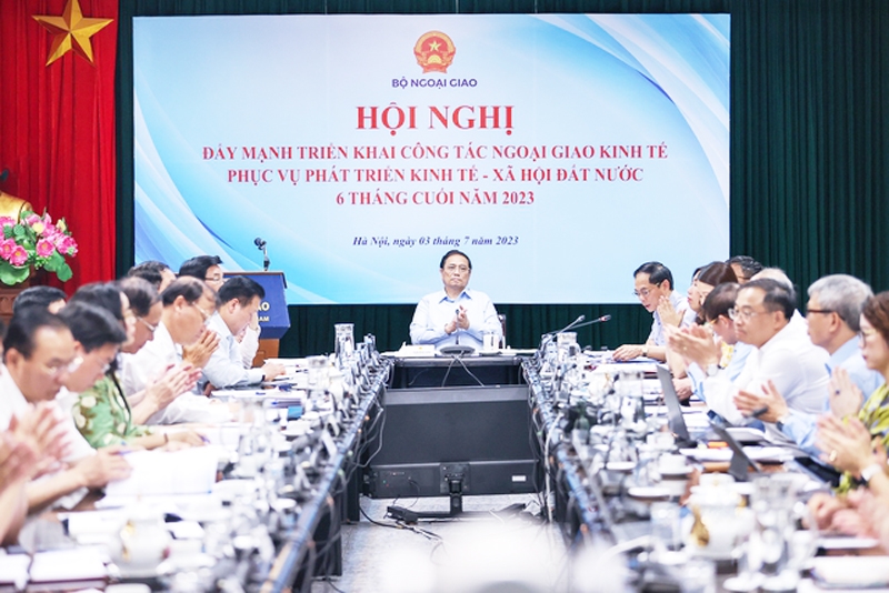 Thủ tướng Phạm Minh Chính chủ trì Hội nghị đẩy mạnh triển khai công tác ngoại giao kinh tế phục vụ phát triển kinh tế - xã hội đất nước 6 tháng cuối năm 2023. (Ảnh: VGP/Nhật Bắc)
