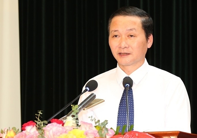 Ông Đỗ Minh Tuấn - Chủ tịch UBND tỉnh Thanh Hóa phát biểu tại hội nghị
