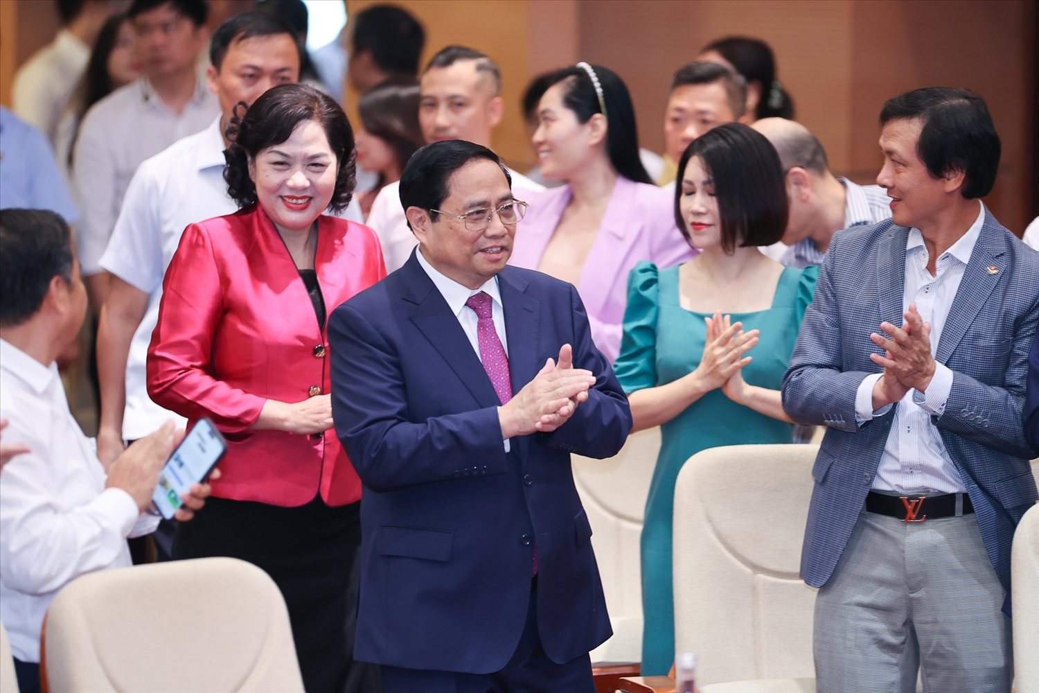 Thủ tướng Phạm Minh Chính đến dự Hội nghị sơ kết hoạt động ngân hàng 6 tháng đầu năm và triển khai nhiệm vụ 6 tháng cuối năm 2023 - Ảnh: VNG/Nhật Bắc