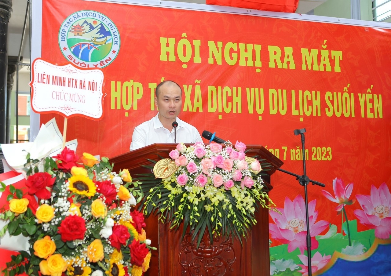 Ông Nguyễn Hoàng Yến - Phó trưởng Phòng Phát triển HTX và Thành viên, Liên minh HTX Thành phố Hà Nội phát biểu tại lễ ra mắt HTX DV Du lịch Suối Yến