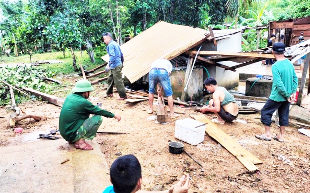 Hiện trường sau vụ lốc xoáy xẩy ra ở xã Hóa Hợp, huyện Minh Hóa (Quảng Bình)